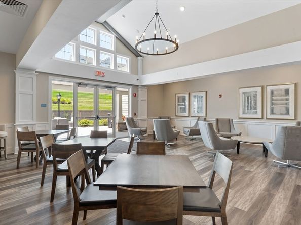 12302 Peters Farm Way 302, Westborough MA 01581