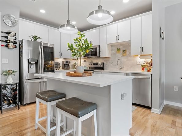 12302 Peters Farm Way 302, Westborough MA 01581