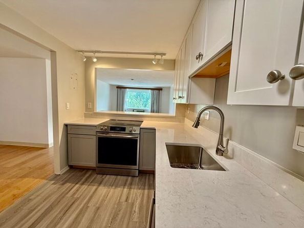 215 Winter St 4L, Weymouth MA 02188