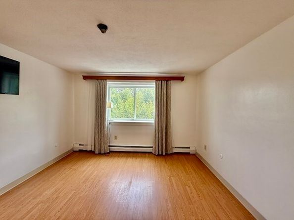 215 Winter St 4L, Weymouth MA 02188
