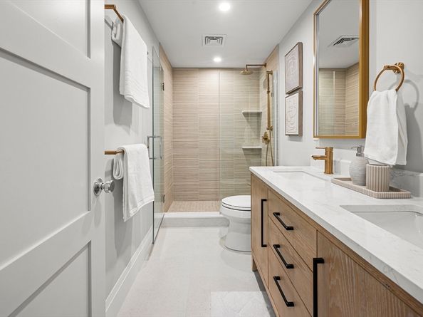 808 Morton St PH3, Boston MA 02124