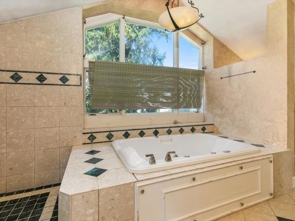 16 Crescent Ave, Beverly MA 01915