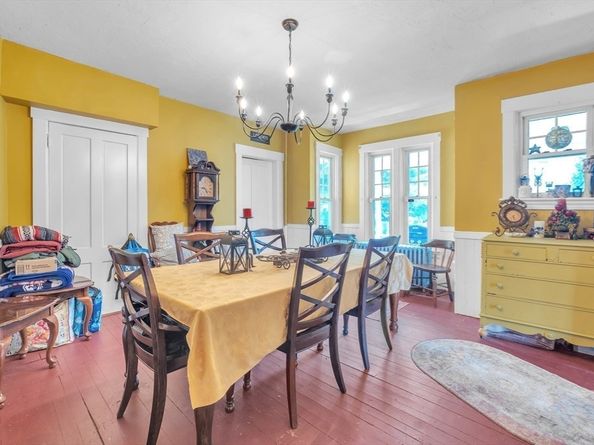176 Merriam Ave, Leominster MA 01453