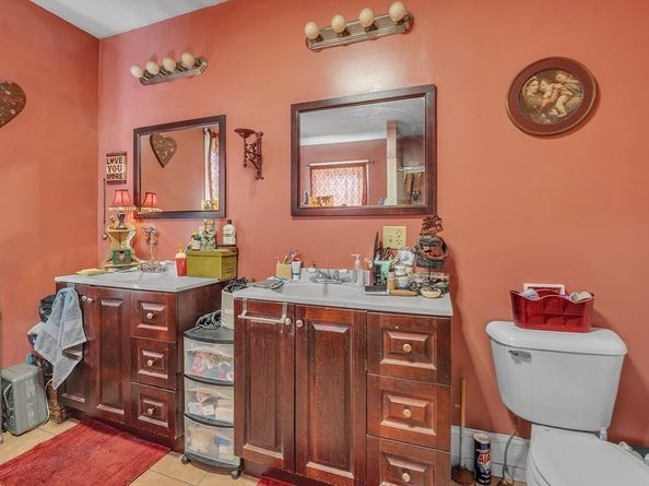 176 Merriam Ave, Leominster MA 01453