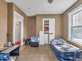 176 Merriam Ave, Leominster MA 01453