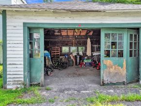 176 Merriam Ave, Leominster MA 01453