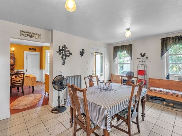 176 Merriam Ave, Leominster MA 01453