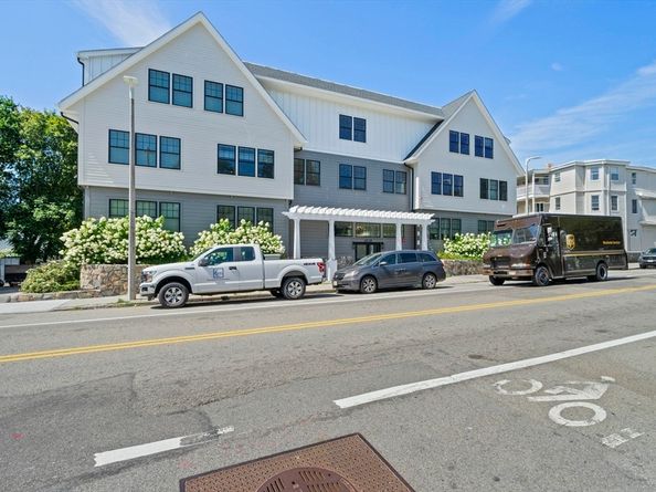 67-69 Cummins Hwy 101, Boston MA 02131
