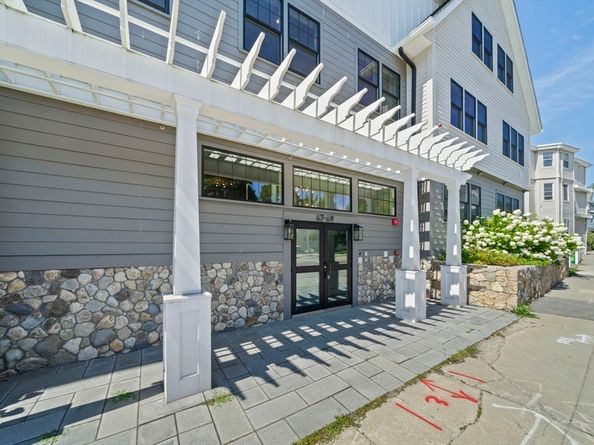 67-69 Cummins Hwy 101, Boston MA 02131