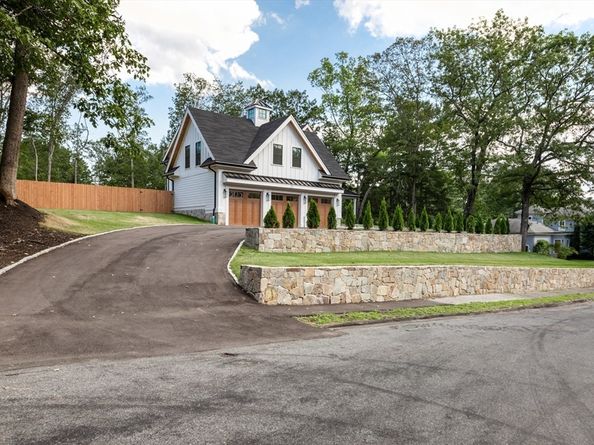 33 Royalston Road, Wellesley MA 02481