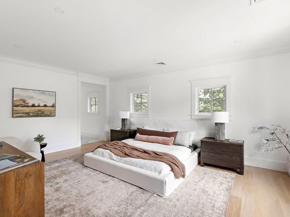 33 Royalston Road, Wellesley MA 02481