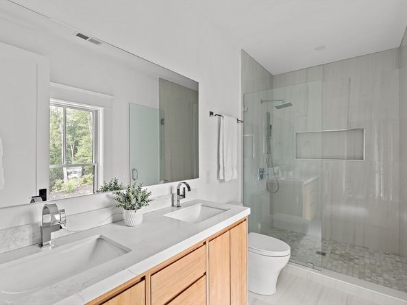 33 Royalston Road, Wellesley MA 02481