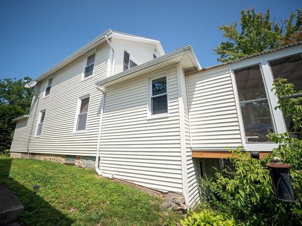 125 Birch Island Rd, Webster MA 01570