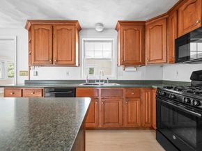 30 Arthur St, Holliston MA 01746