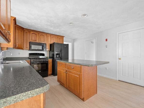 30 Arthur St, Holliston MA 01746