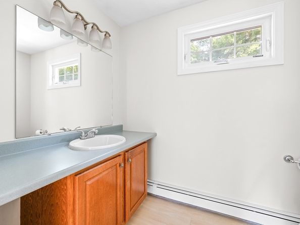 30 Arthur St, Holliston MA 01746