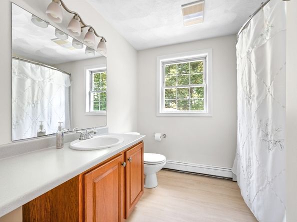 30 Arthur St, Holliston MA 01746