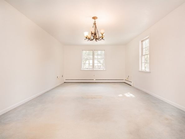 12 Tattan Farm Rd, Worcester MA 01605