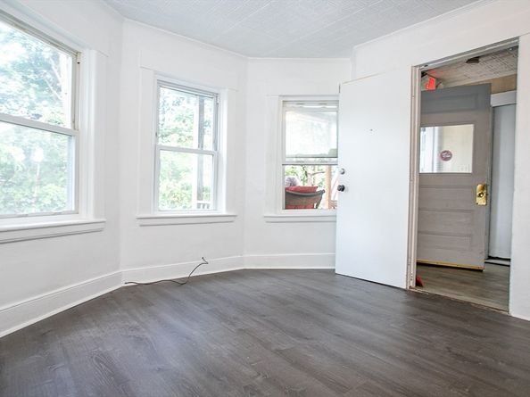 22 Prescott St, Leominster MA 01453