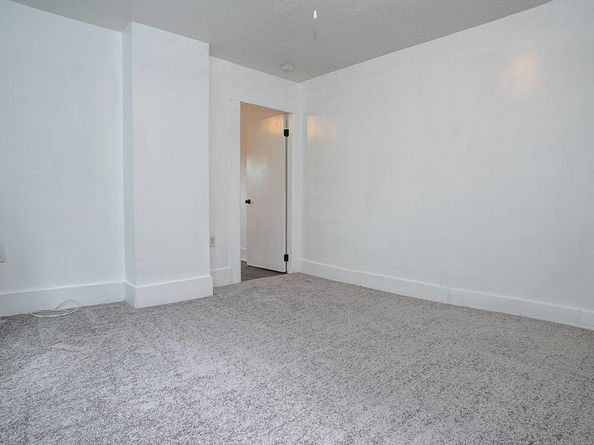 22 Prescott St, Leominster MA 01453