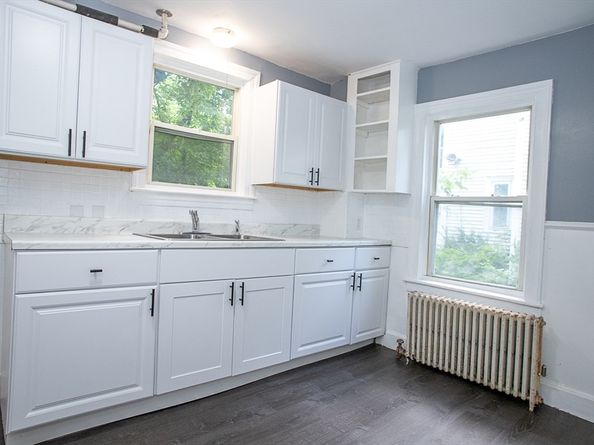22 Prescott St, Leominster MA 01453