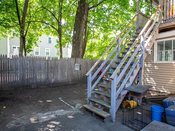 22 Prescott St, Leominster MA 01453