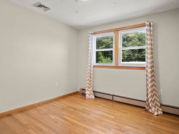 2 Florence Cir, Stoneham MA 02180
