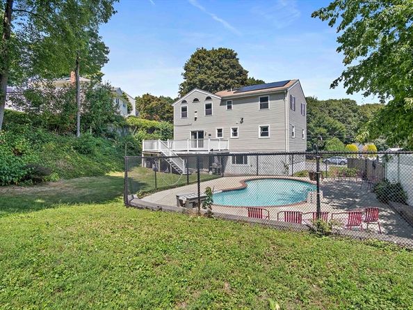 2 Florence Cir, Stoneham MA 02180