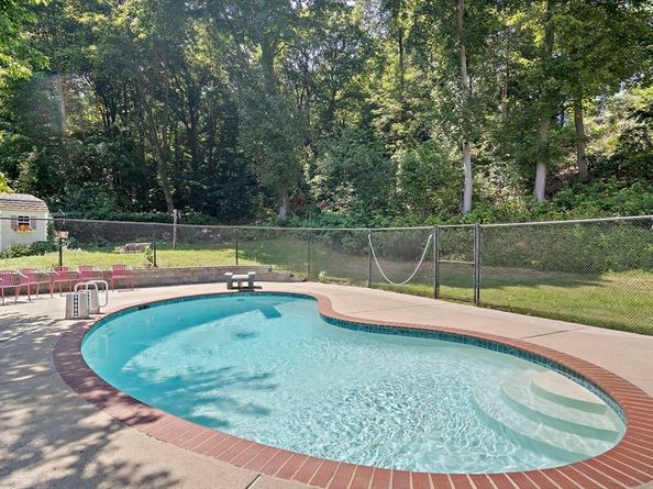 2 Florence Cir, Stoneham MA 02180