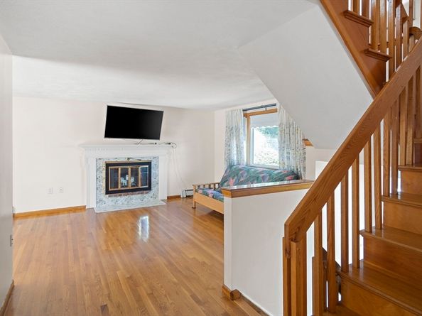 2 Florence Cir, Stoneham MA 02180