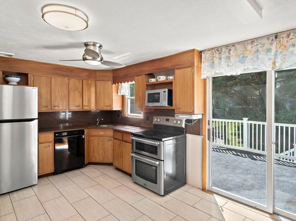 2 Florence Cir, Stoneham MA 02180