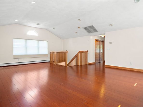 2 Florence Cir, Stoneham MA 02180