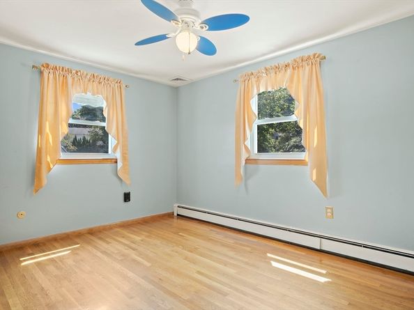 2 Florence Cir, Stoneham MA 02180