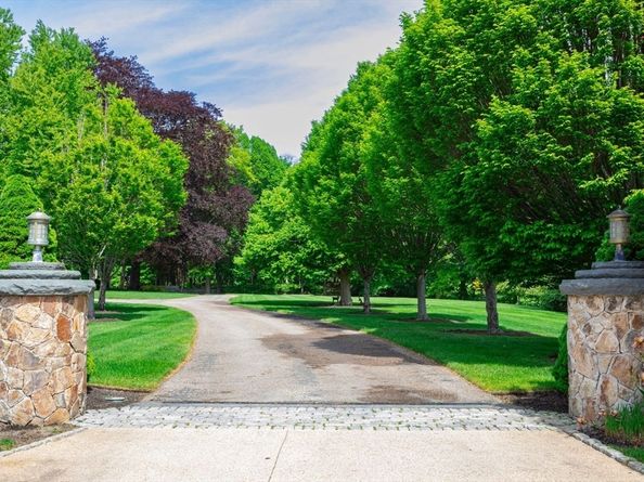 76 Paine Ave, Beverly MA 01915