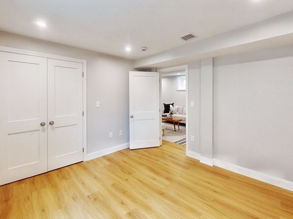 10 Lewis St, Medford MA 02155