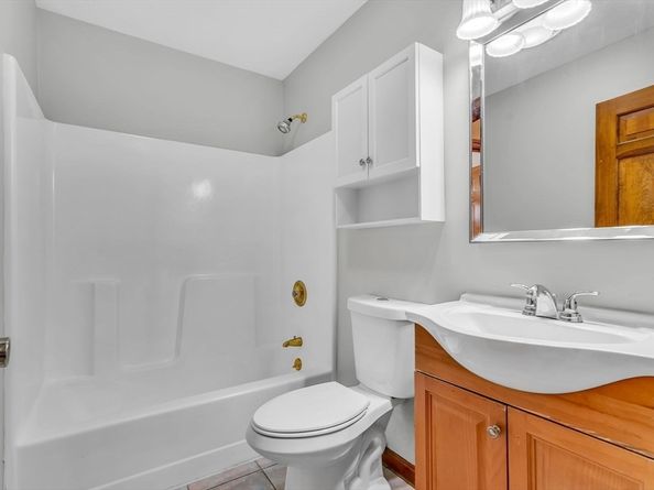 474 Townsend St, Fitchburg MA 01420