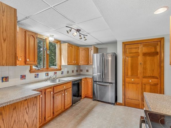 474 Townsend St, Fitchburg MA 01420