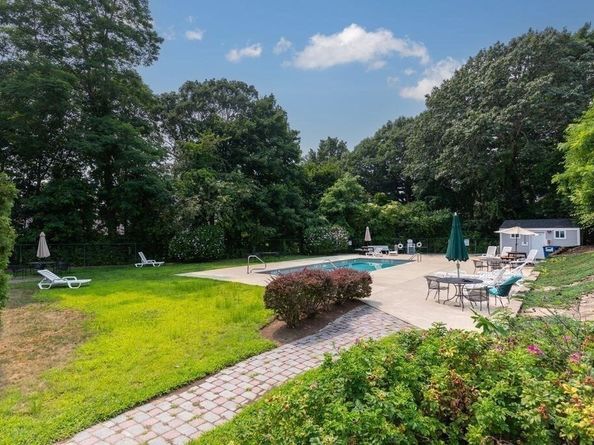 9 Chapel Hill Drive 2, Plymouth MA 02360