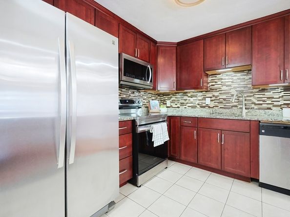 32 Whites Ave E221, Watertown MA 02472