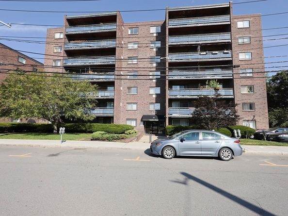32 Whites Ave E221, Watertown MA 02472