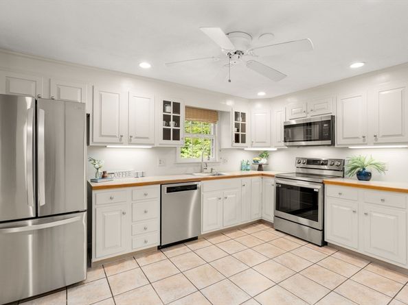 29 Kendall Rd, Sudbury MA 01776