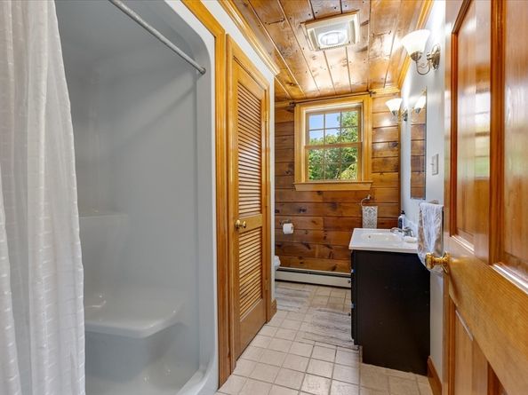 220 Mattapoisett Rd, Rochester MA 02770