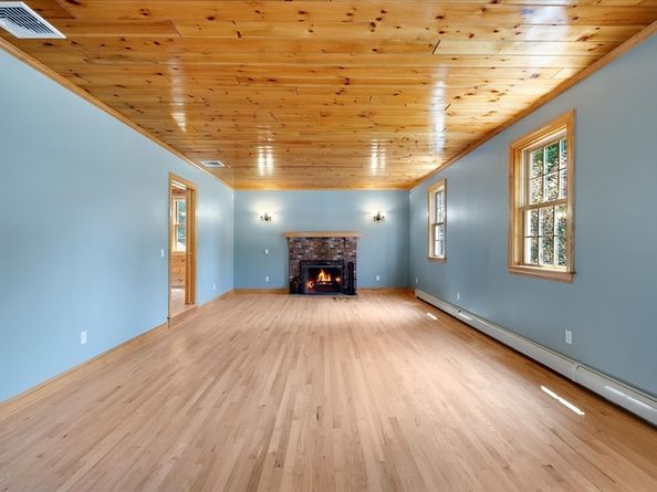 220 Mattapoisett Rd, Rochester MA 02770