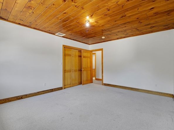 220 Mattapoisett Rd, Rochester MA 02770