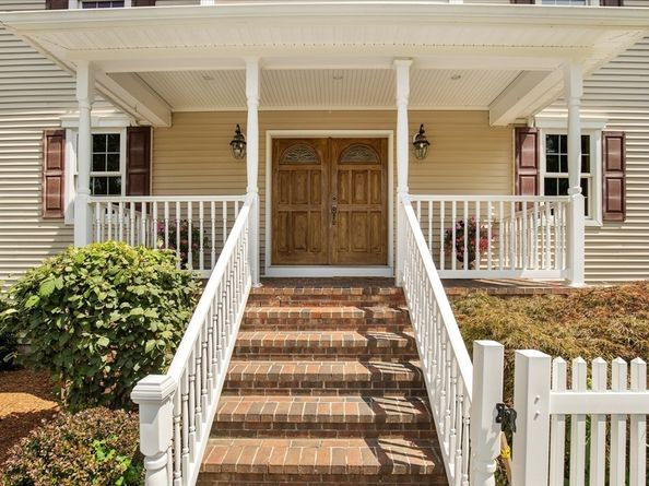 220 Mattapoisett Rd, Rochester MA 02770