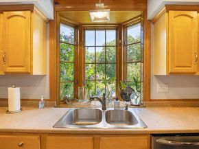 220 Mattapoisett Rd, Rochester MA 02770