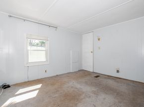 24 Kimberly Ct, Wareham MA 02571