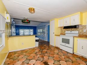24 Kimberly Ct, Wareham MA 02571