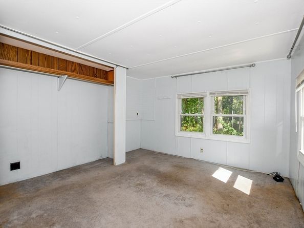 24 Kimberly Ct, Wareham MA 02571