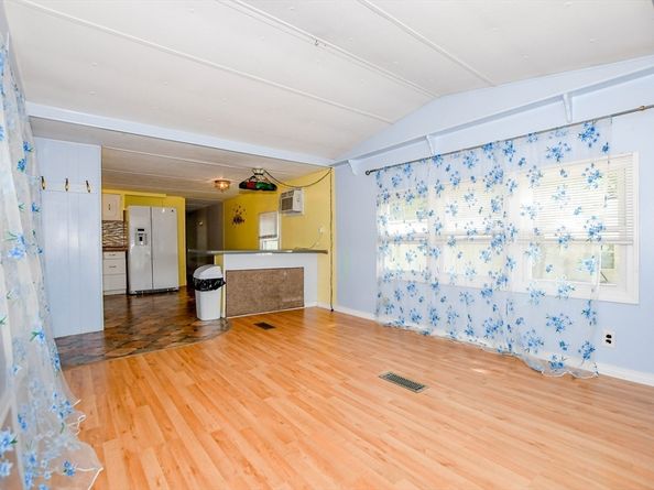 24 Kimberly Ct, Wareham MA 02571
